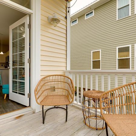 Carolina Beach Home With Balconies, Walk To Beach! Экстерьер фото