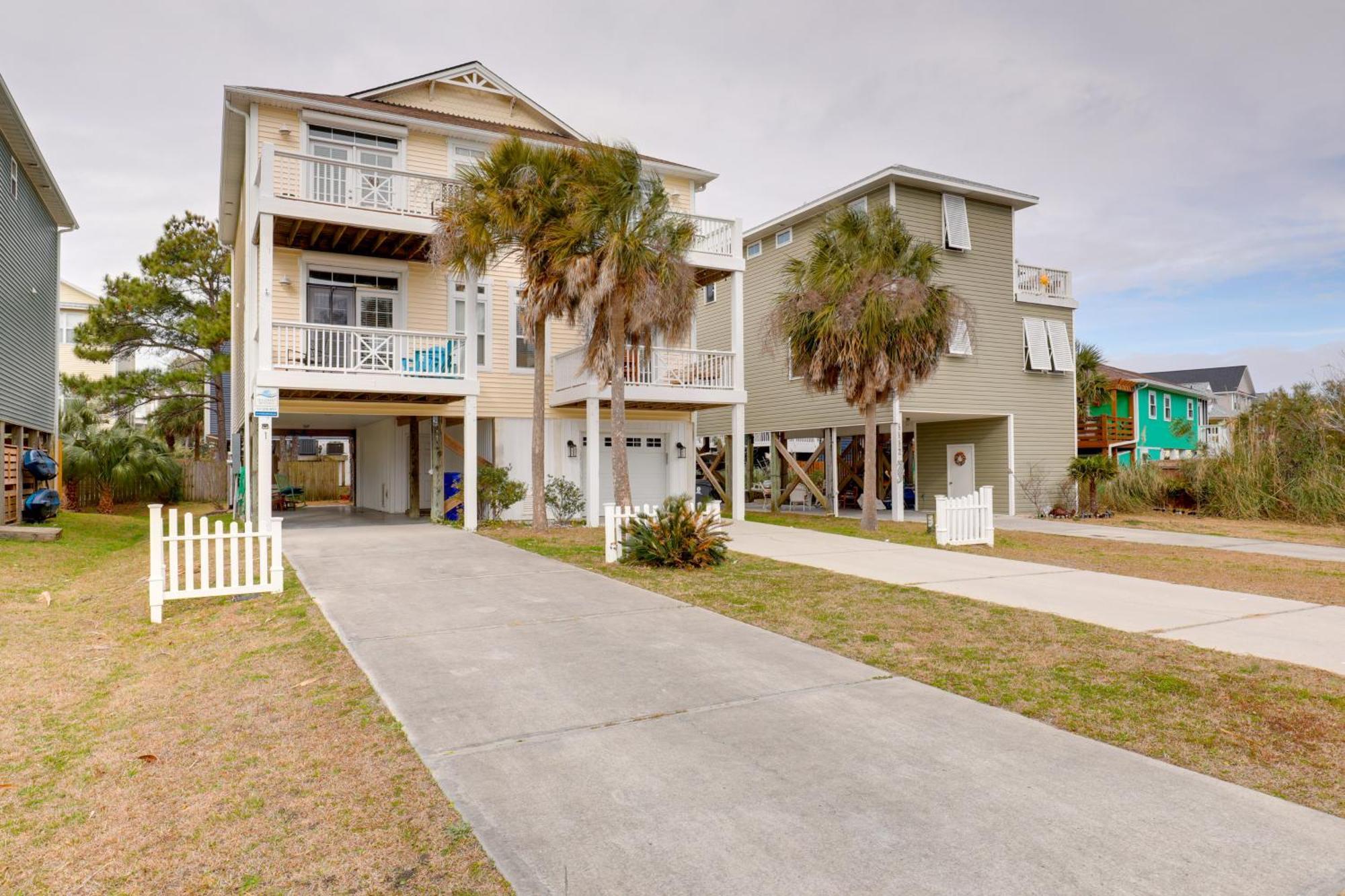 Carolina Beach Home With Balconies, Walk To Beach! Экстерьер фото