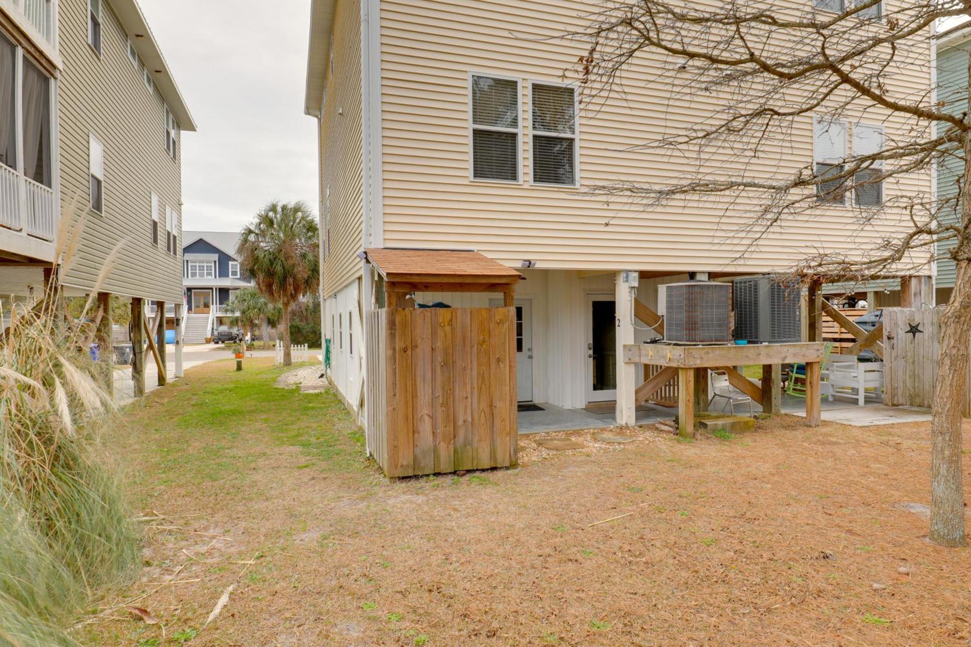 Carolina Beach Home With Balconies, Walk To Beach! Экстерьер фото